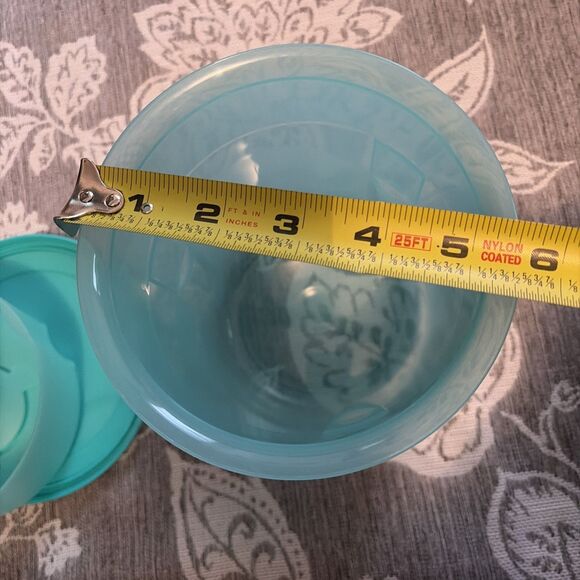 Tupperware 6 Pickle Olive Keeper Pick a Deli 4522 Round Rare Blue Color 1020 - Picture 11 of 14